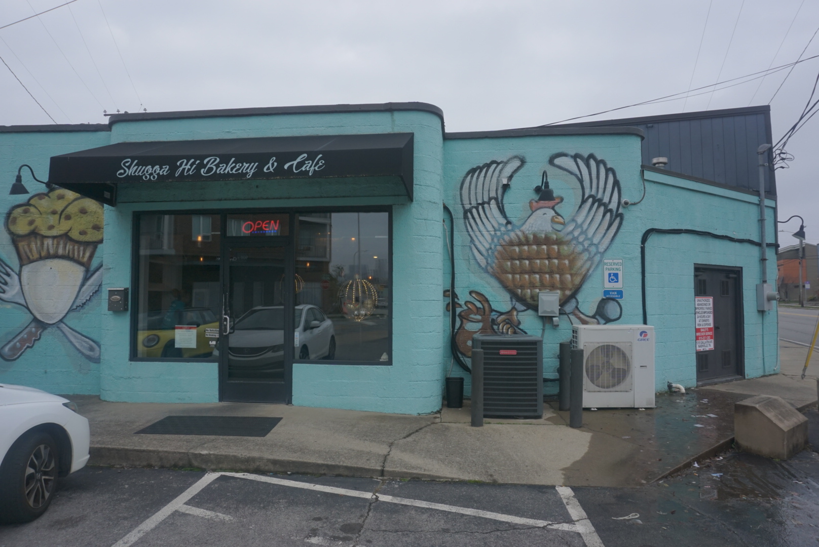 Shugga Hi Bakery & Cafe. 