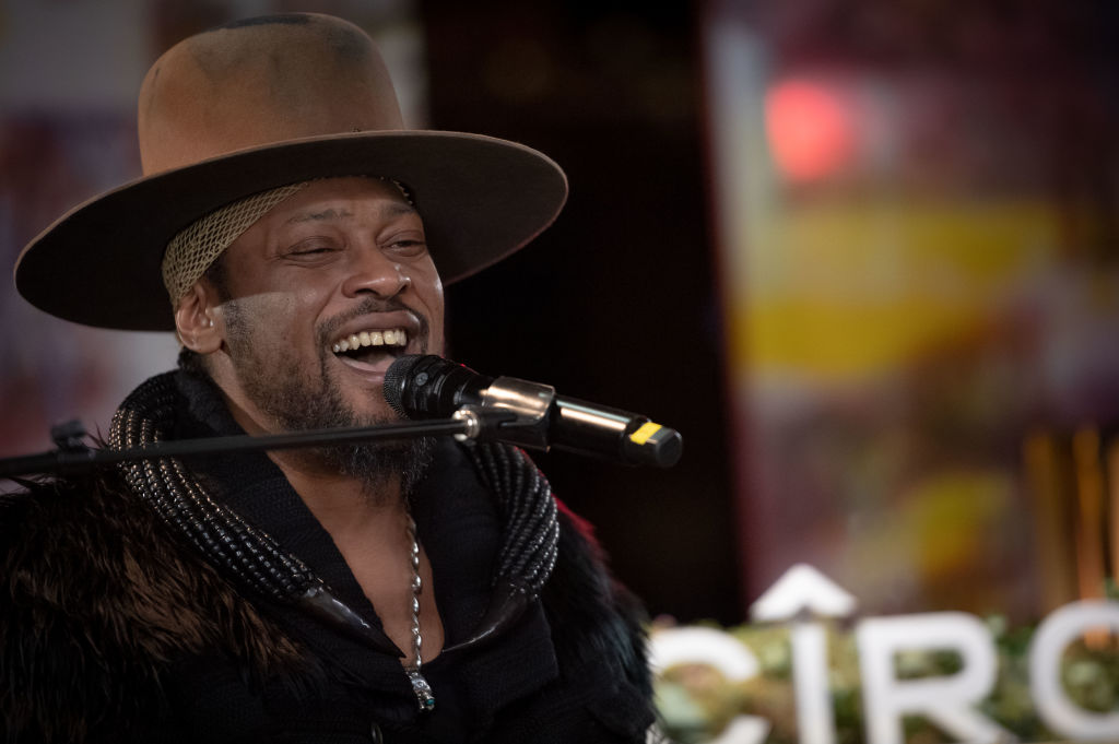 D'Angelo Against 'Friends' Verzuz DJ Battle