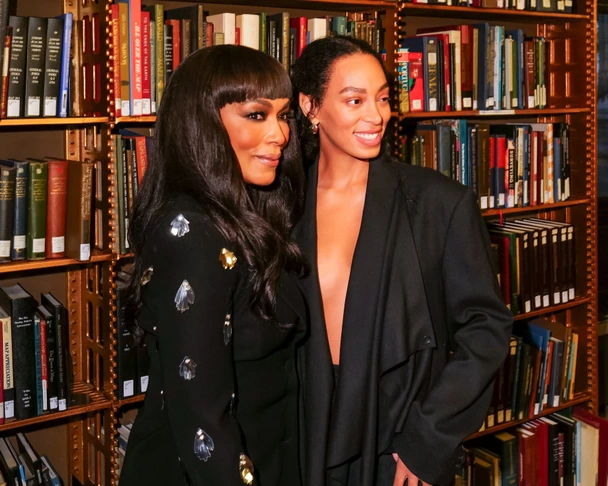 Angela Bassett, Solange Knowles