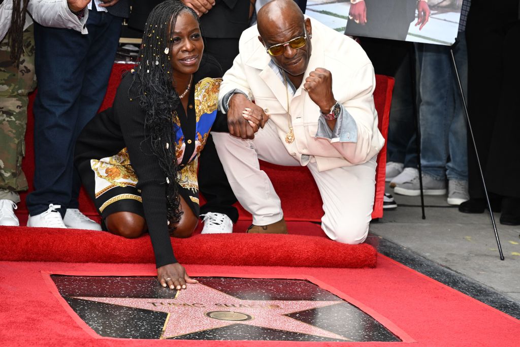 US-ENTERTAINMENT-MUSIC-HWOF-TUPAC